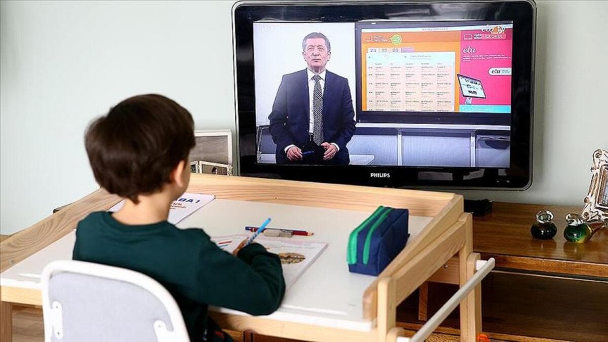 Uzmanlar uyard�: Uzaktan e�itimde standard� aile belirler