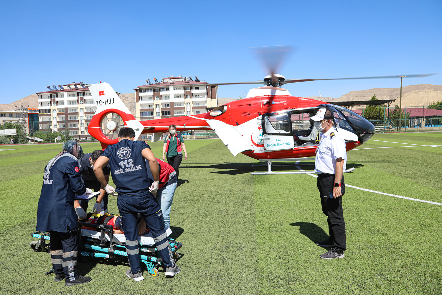 Hava ambulans beyin kanamas� ge�iren 2 ya��ndaki �ocuk i�in havaland�