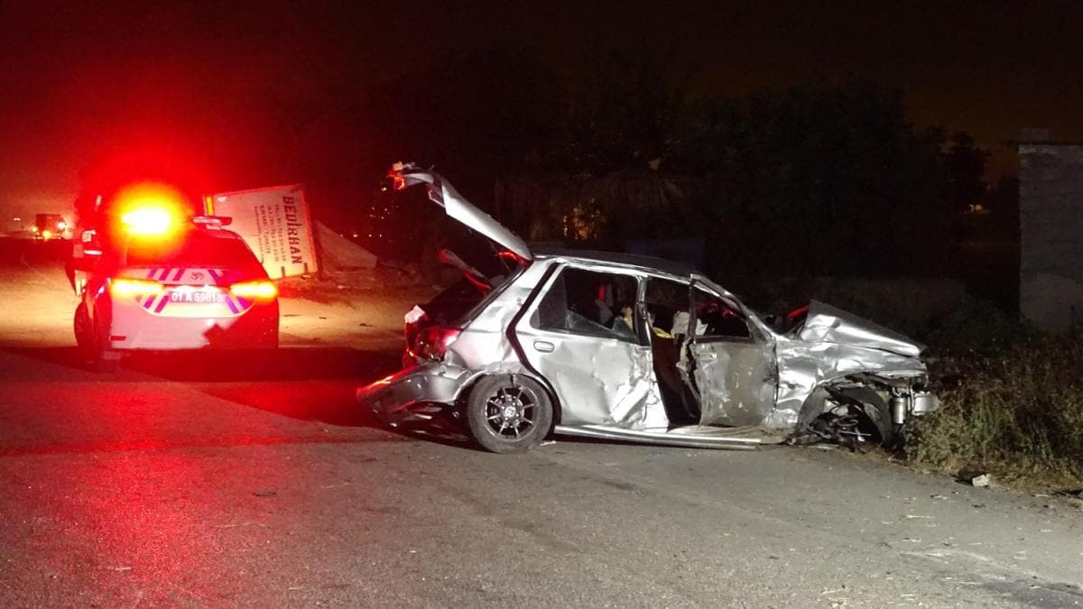 Adana'da trn otomobille arpmas sonucu 2 kii ld, 1 kii yaraland