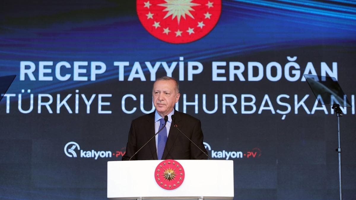 Cumhurbakan Erdoan: Cuma gn yeni bir mjde vereceiz. Trkiye'de yeni bir dnemin alacana inanyorum