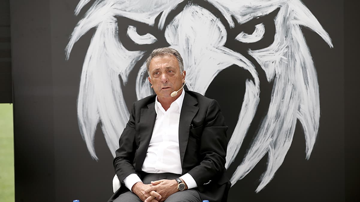 �Galatasarayl�lar kendi y�neticileriyle hesapla�s�n�