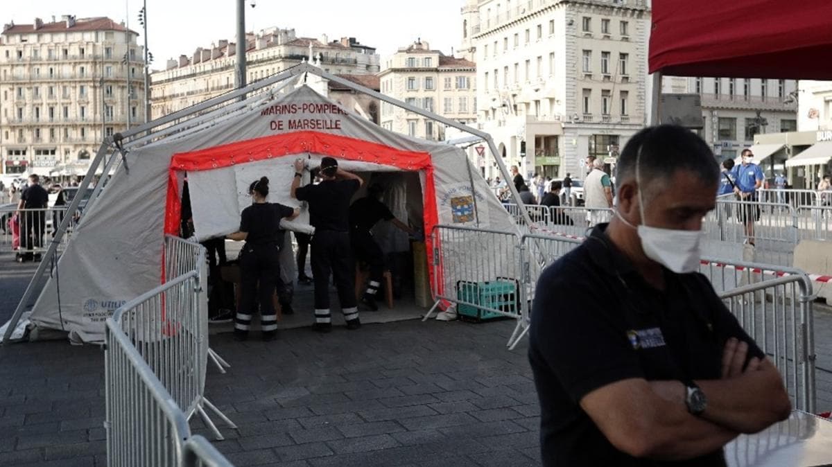 Fransa'da son 24 saatte 4 bin 771 yeni vaka tespit edildi