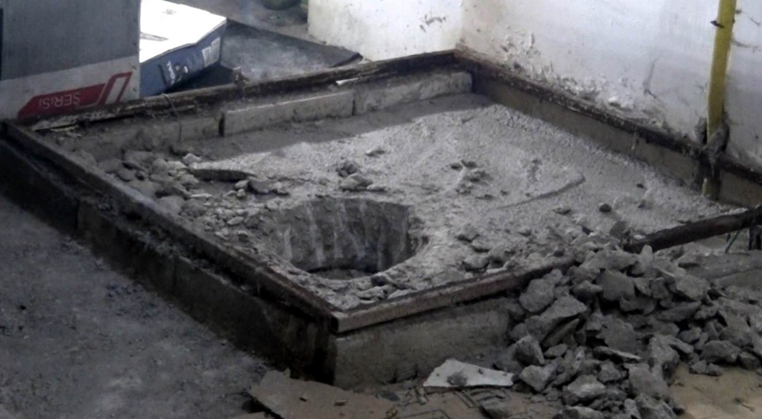 Kilis'te vah�et! Kay�nvalidesini �ld�rd�kten sonra betonun alt�na g�md�