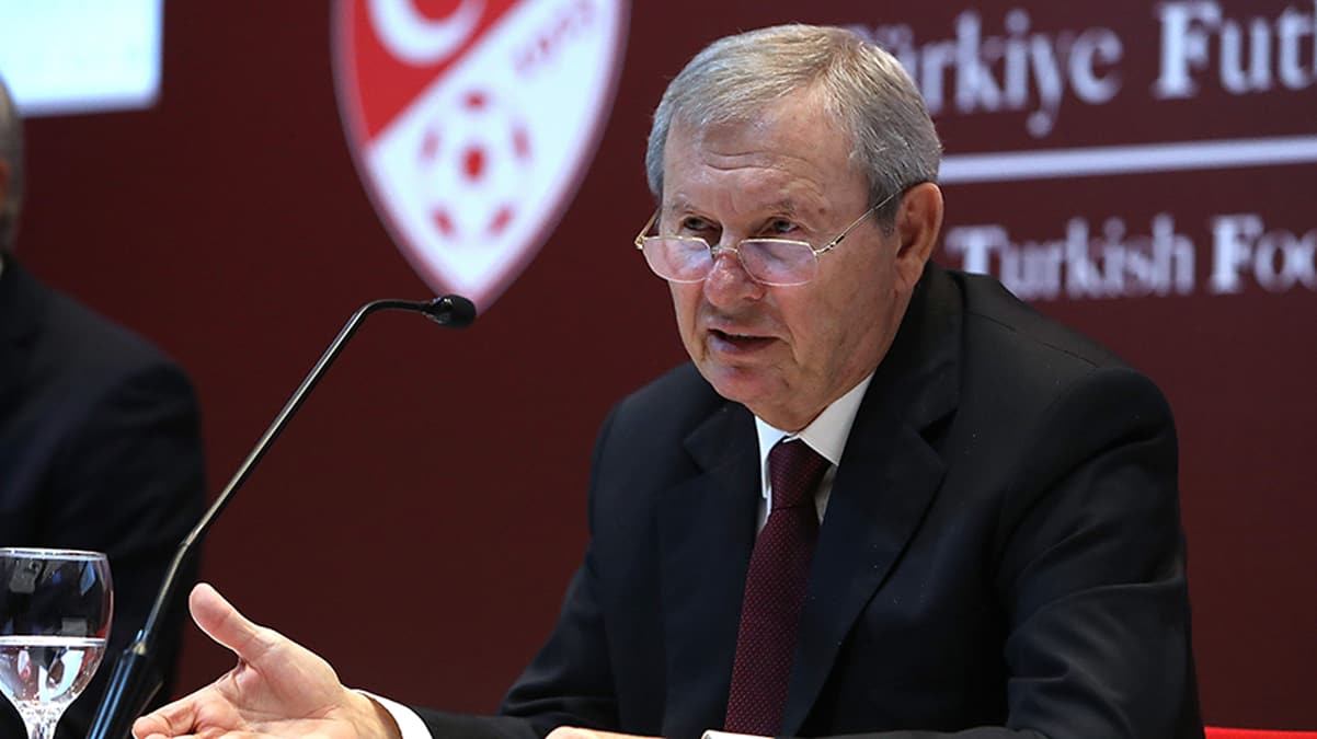 MHK Ba�kan� Zekeriya Alp istifa etti