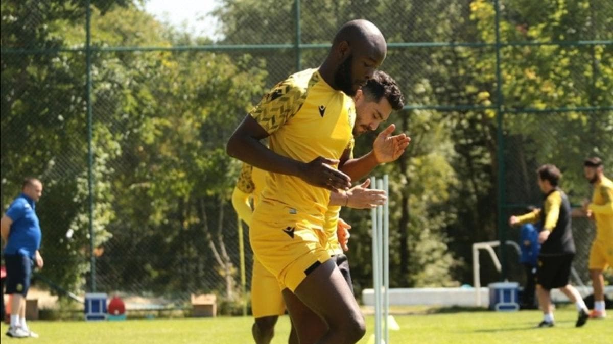 Yeni Malatyaspor'un yeni transferi kampa katld