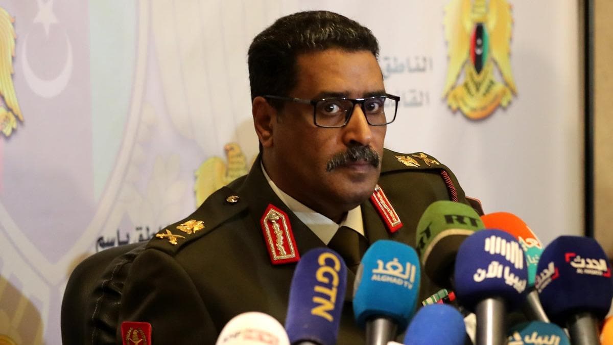 Hafter, Libya petrolne uyguladklar blokaj kaldrma kararnn geici olduunu duyurdu