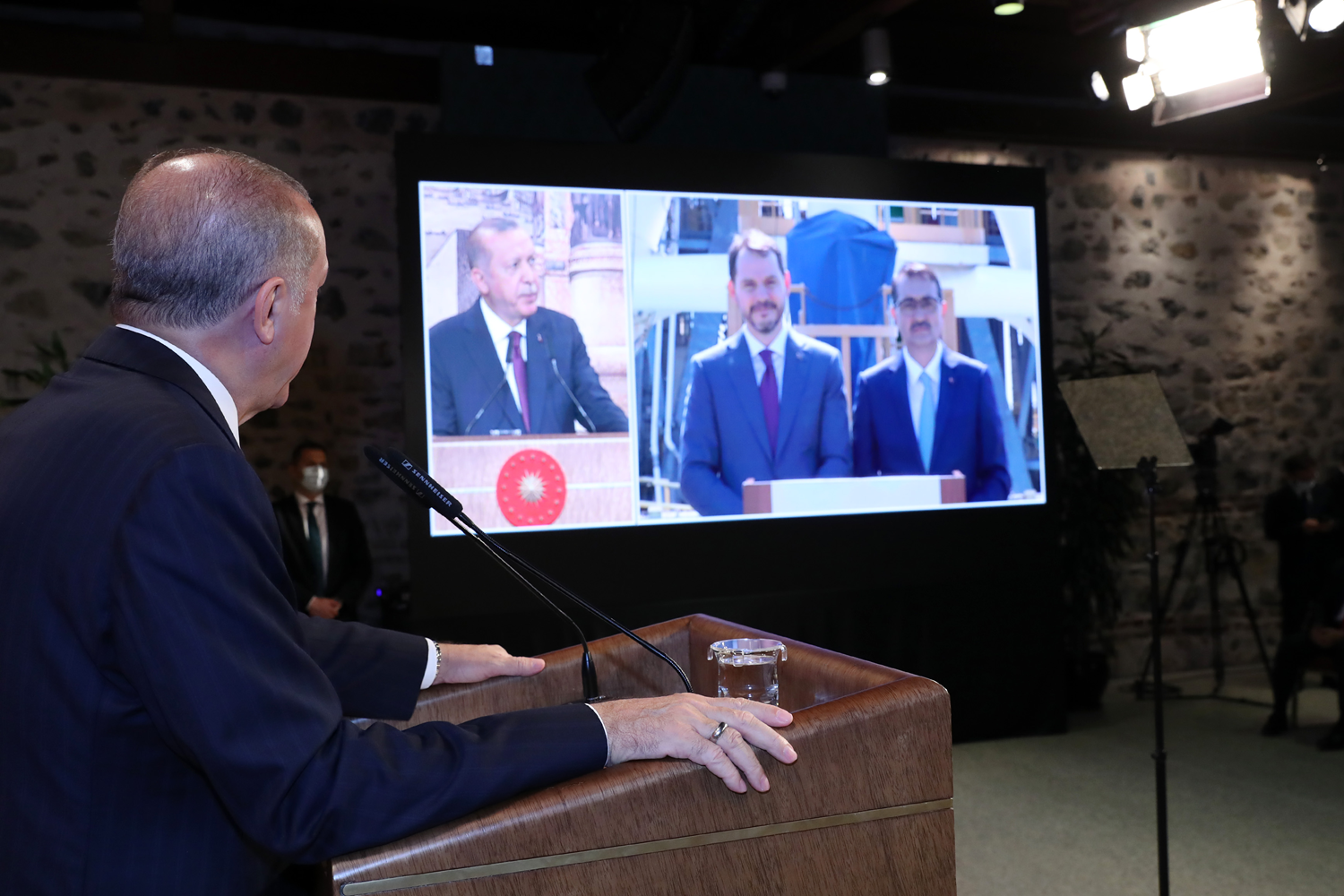 Bakan Albayrak: T�rkiye'nin g�ndeminden ��karaca��z