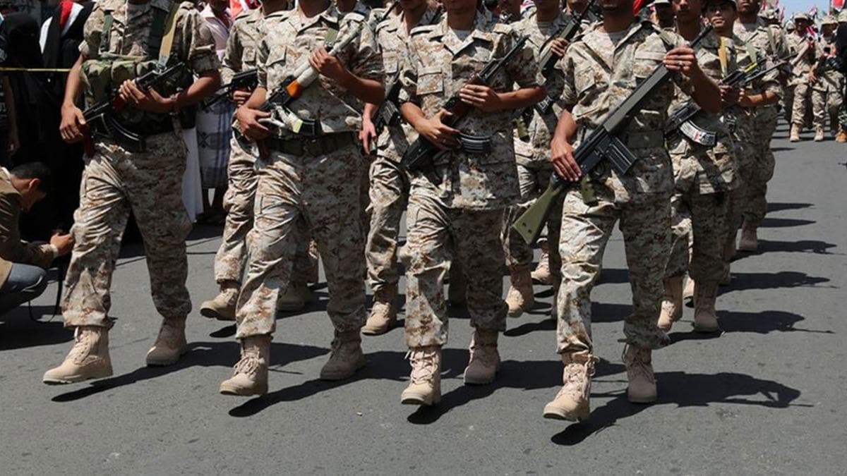 Yemen ordusu, BAE destekli isyanc askerlere kar operasyon balatt