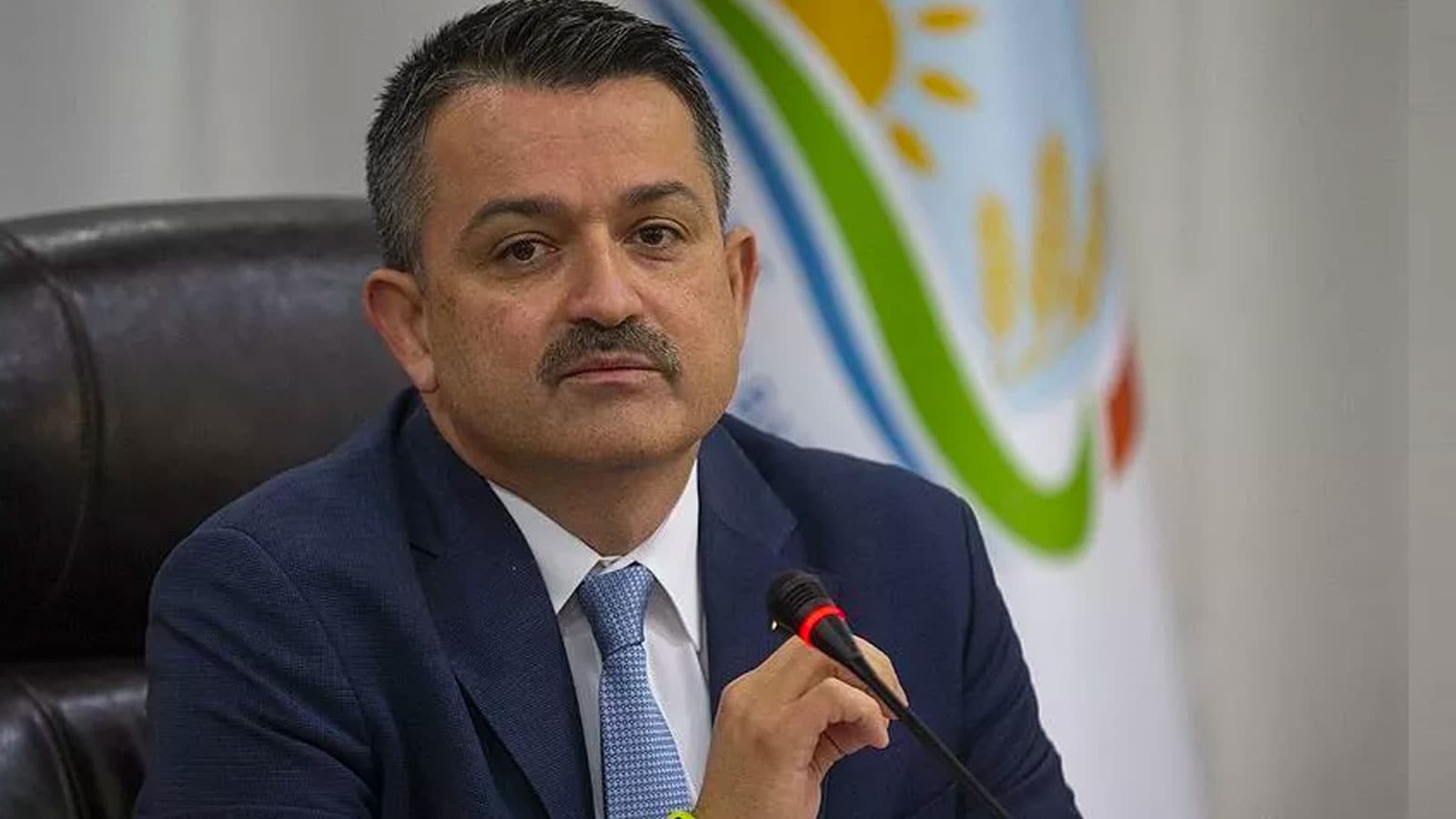 Bakan Pakdemirli: Marmara Denizi, �anakkale ve �stanbul Bo�az�, Karadeniz ile i�sularda ���kla avc�l�k yasakland�