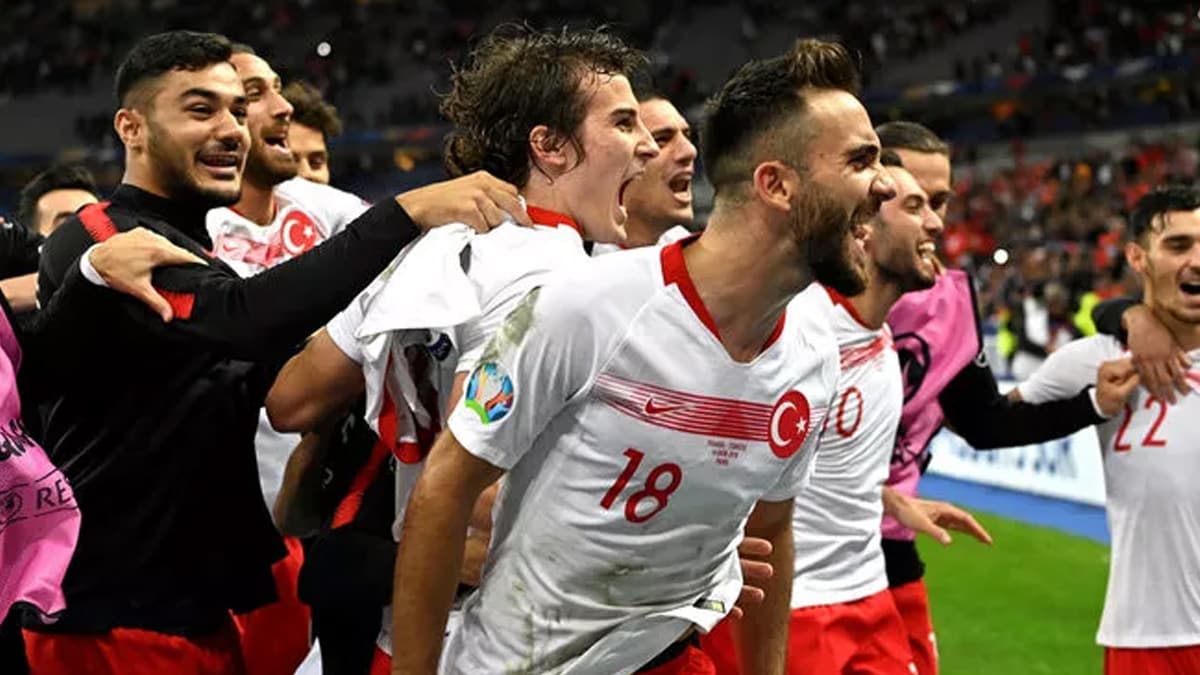 Milli y�ld�zlar ayn� tak�mda bulu�uyor