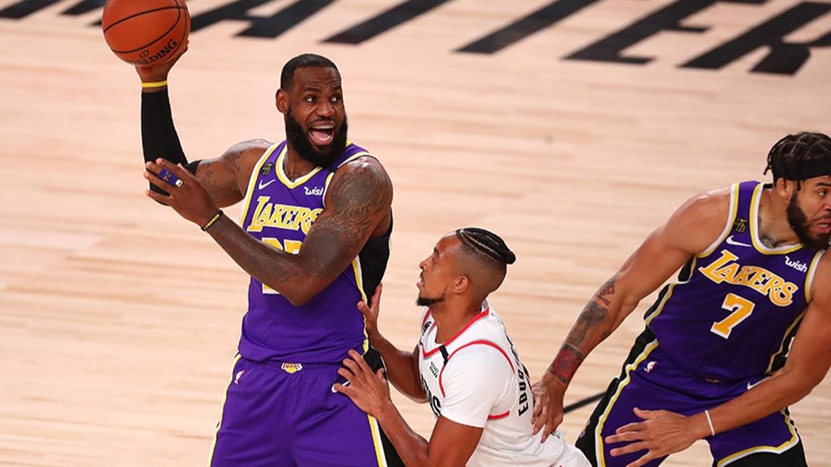 LeBron James ''double double'' yapt, Lakers seride ne geti