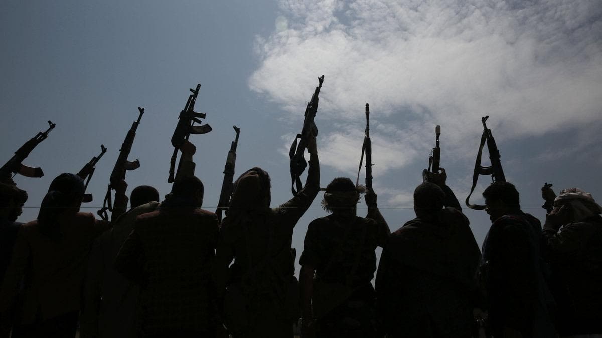 Yemen'deki BAE destekli isyanc askerler geri adm att