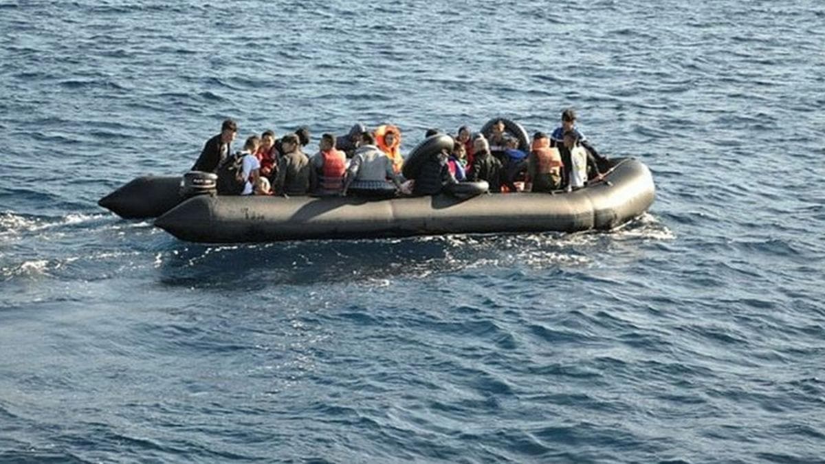 Rodos Adas'nda 80 dzensiz gmeni tayan bir bot batt