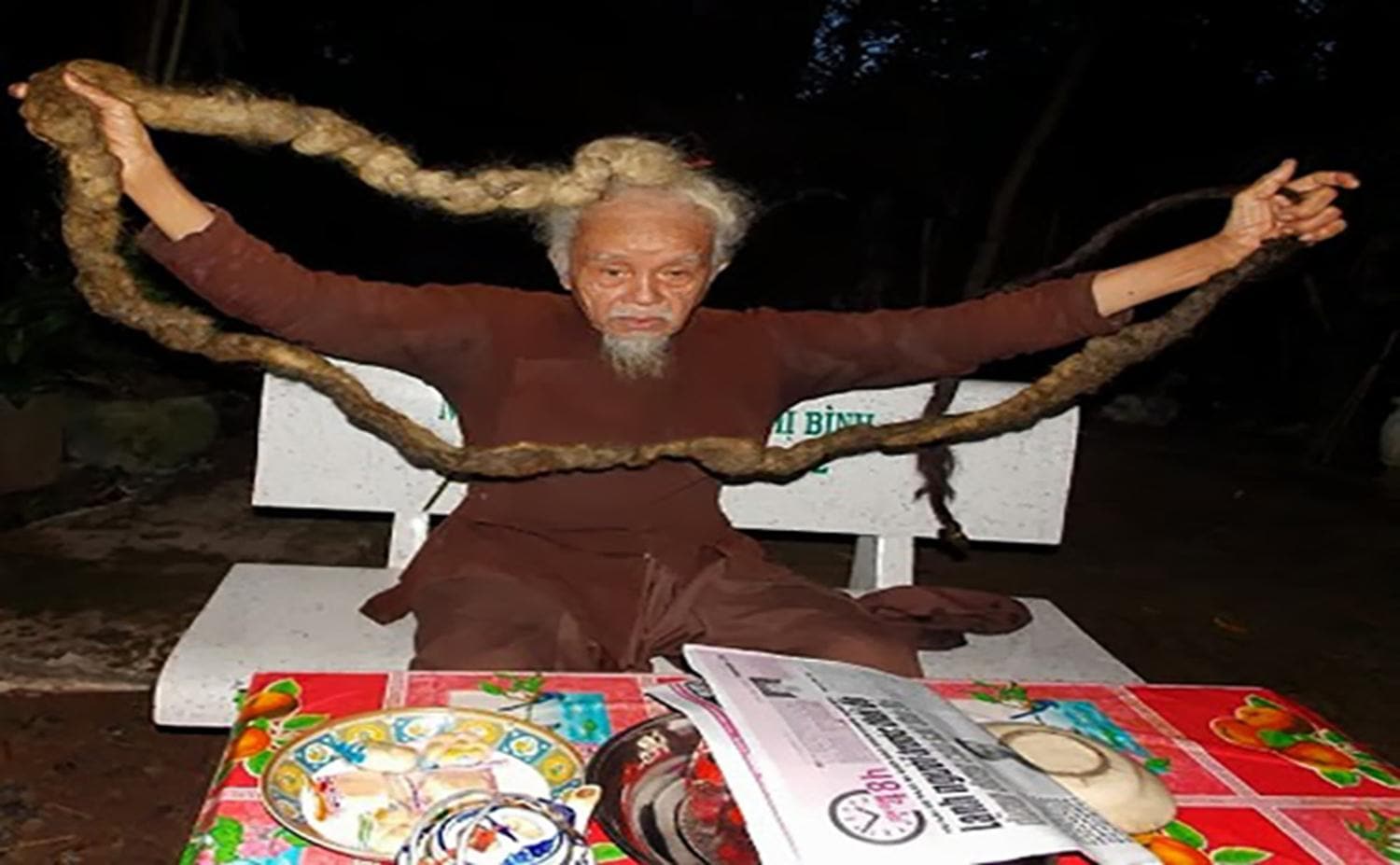 92 ya��ndaki Vietnaml� 80 y�ld�r sa�lar�n� kestirmiyor!