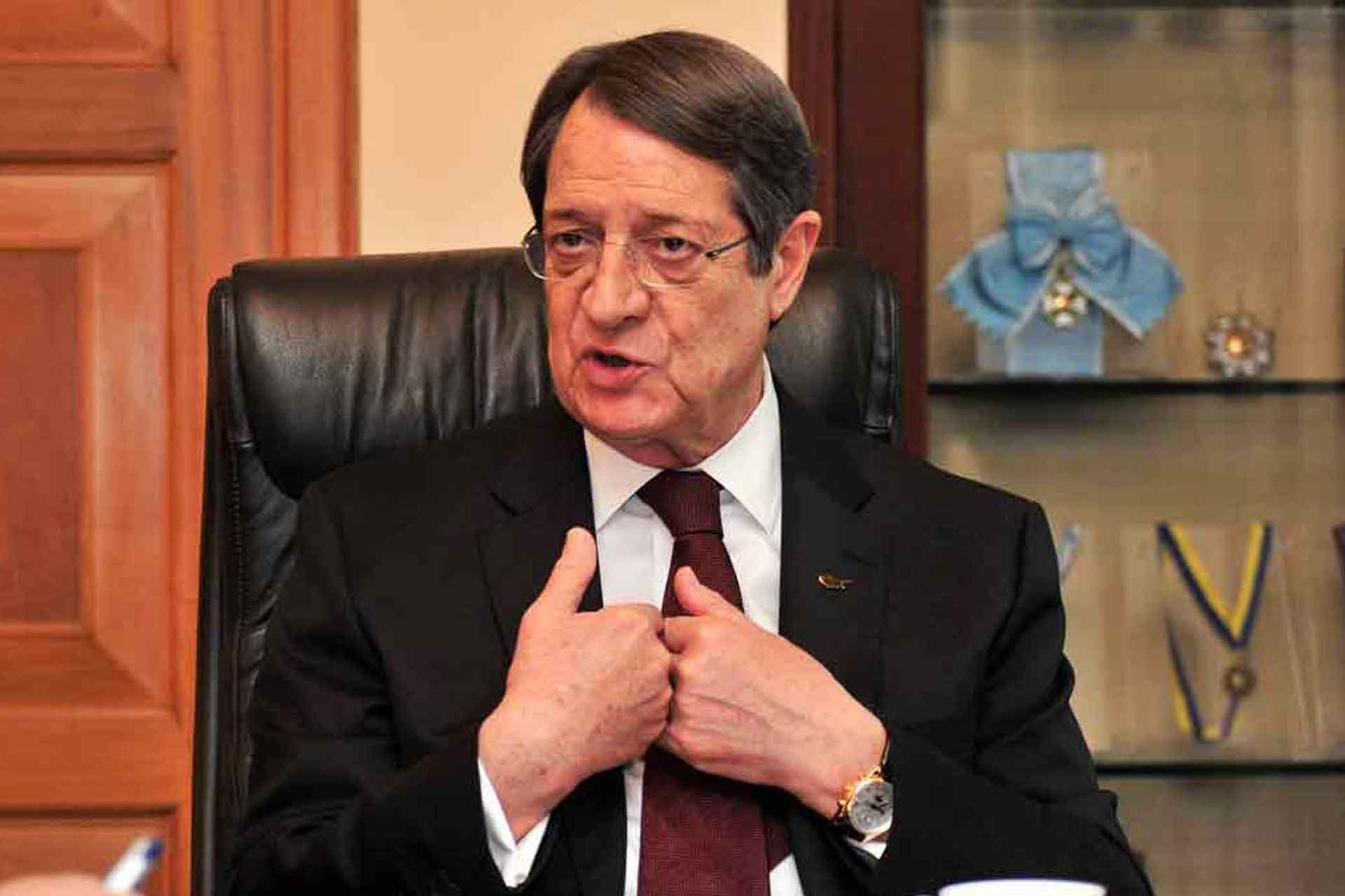 Rumlardan 'alt�n pasaport' oyunu: Su�a bula�m�� ki�ilere bile veriyorlar