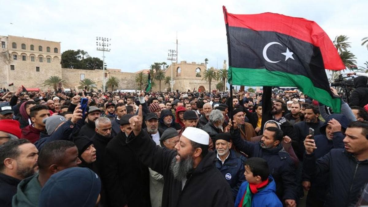Trablus'ta halk Hafter'i protesto etti