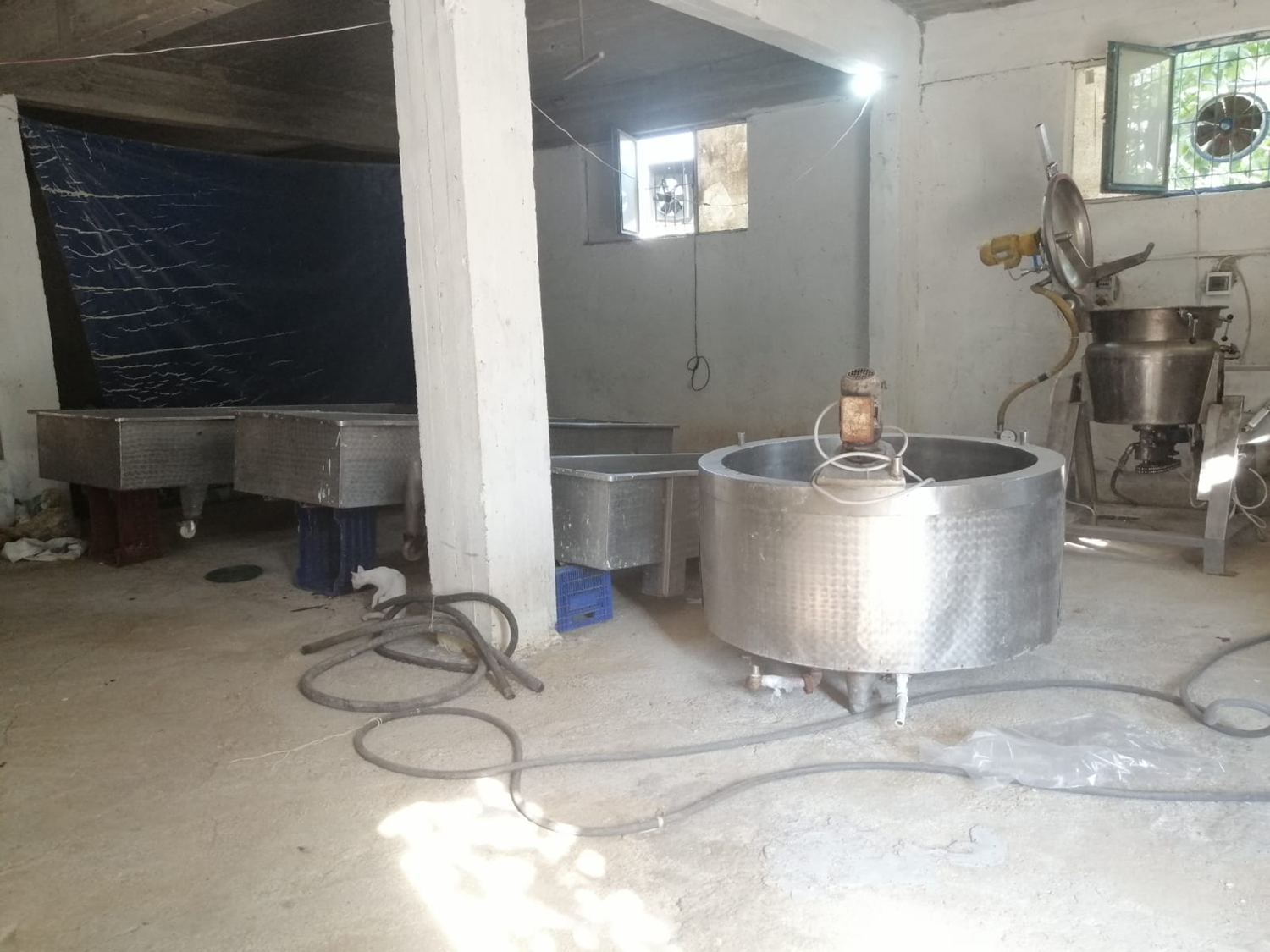 T�ketim tarihi ge�mi� s�t �r�nlerini piyasaya s�rerek halk�n sa�l���n� hi�e sayan zanl� yakaland�