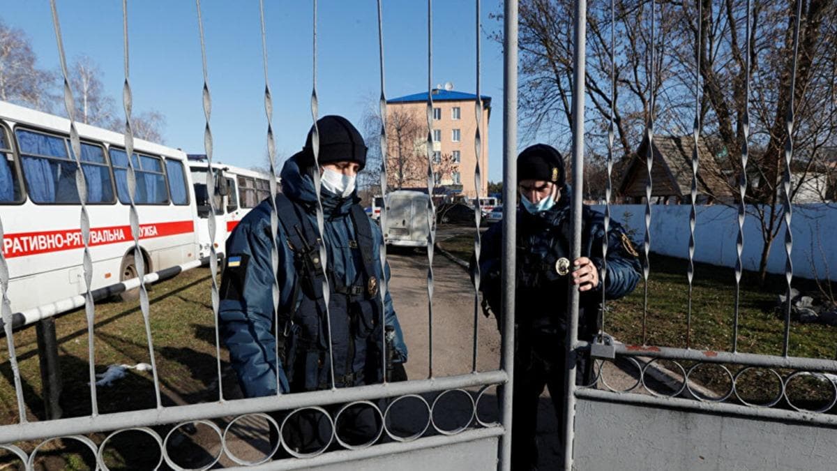 Ukrayna yabanclara snrlarn yeniden kapatyor