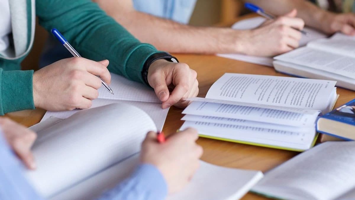 �niversiteye kay�t i�in gerekli belgeler nelerdir?