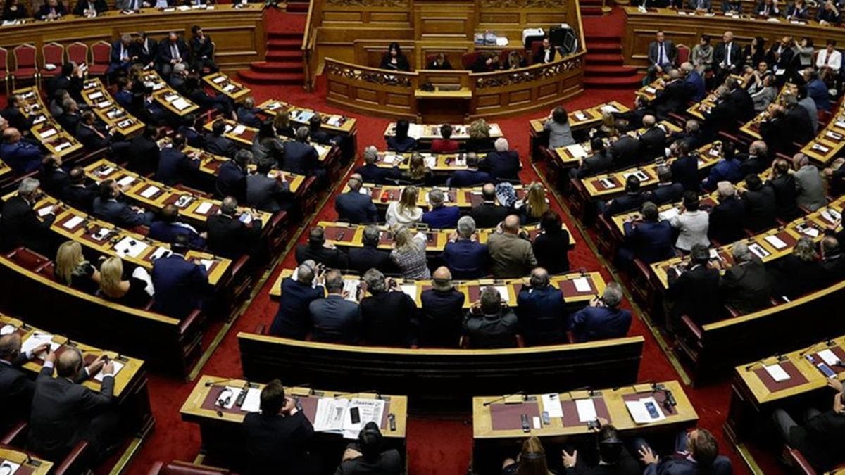 Yunanistan Parlamentosundaki Msr ve talya ile szde deniz anlamalar oylamas ertelendi