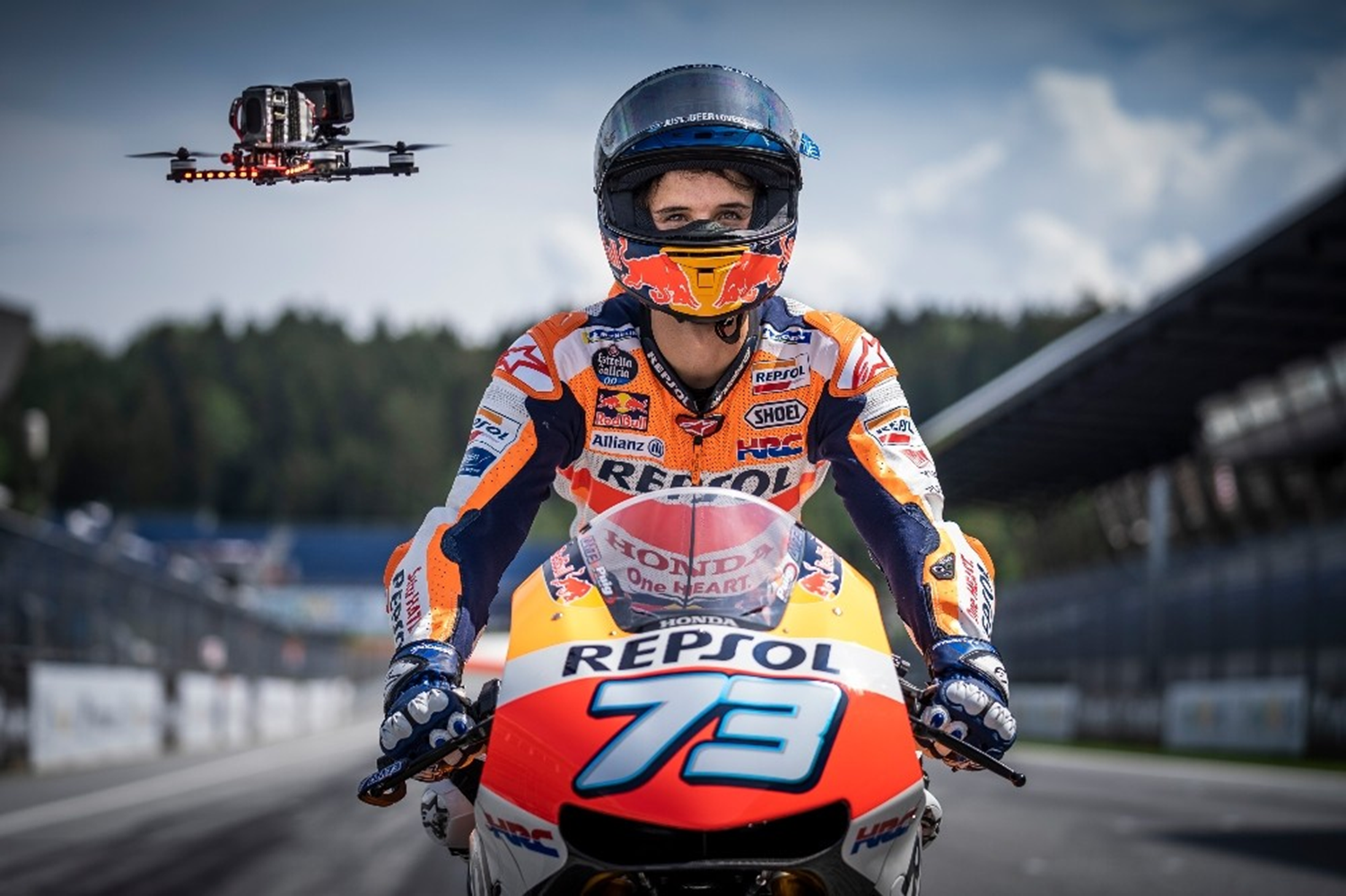 Alex Marquez 'drone'la kap��t�