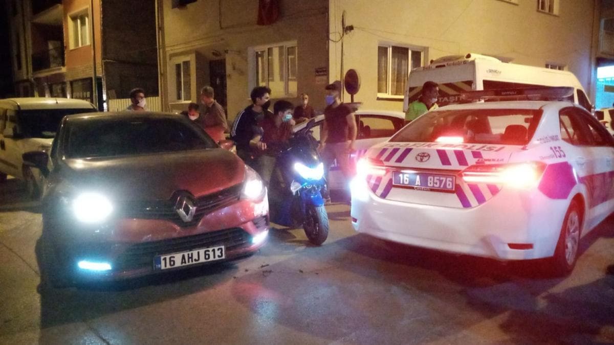 Polisten kaarken kaza yapan otomobilde uyuturucu ele geirildi