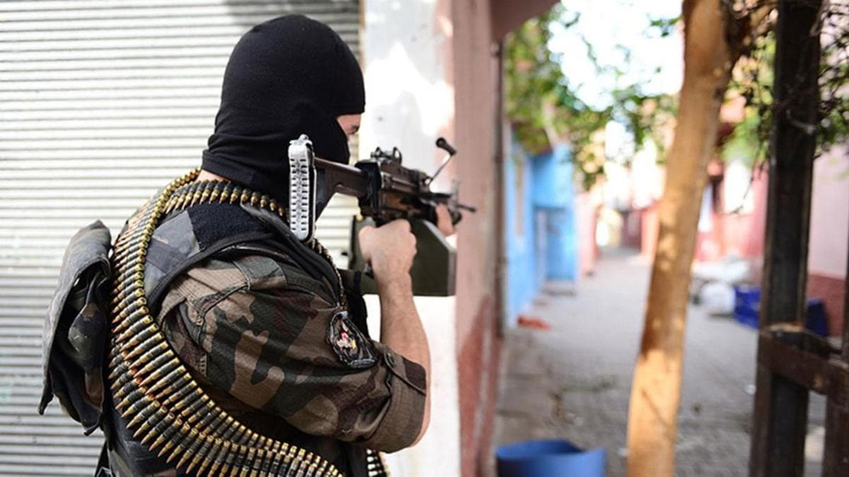 PKK/KCK terr rgtne operasyonda 4 kii yakaland 