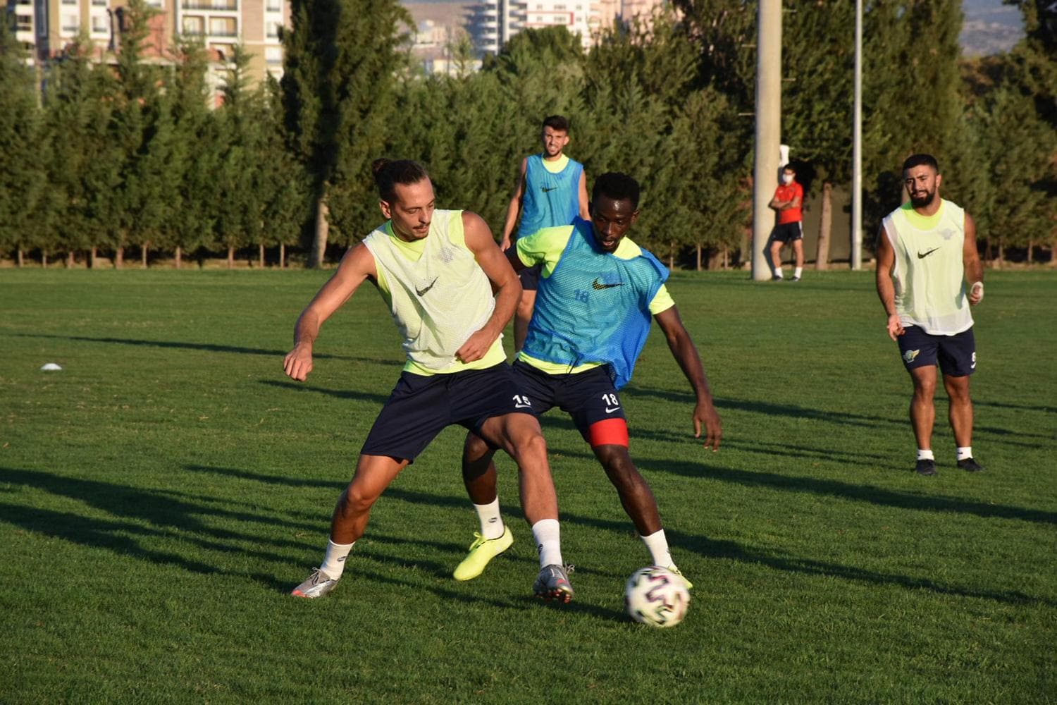 Akhisarspor'da Soumah g�ze girmeye �al���yor