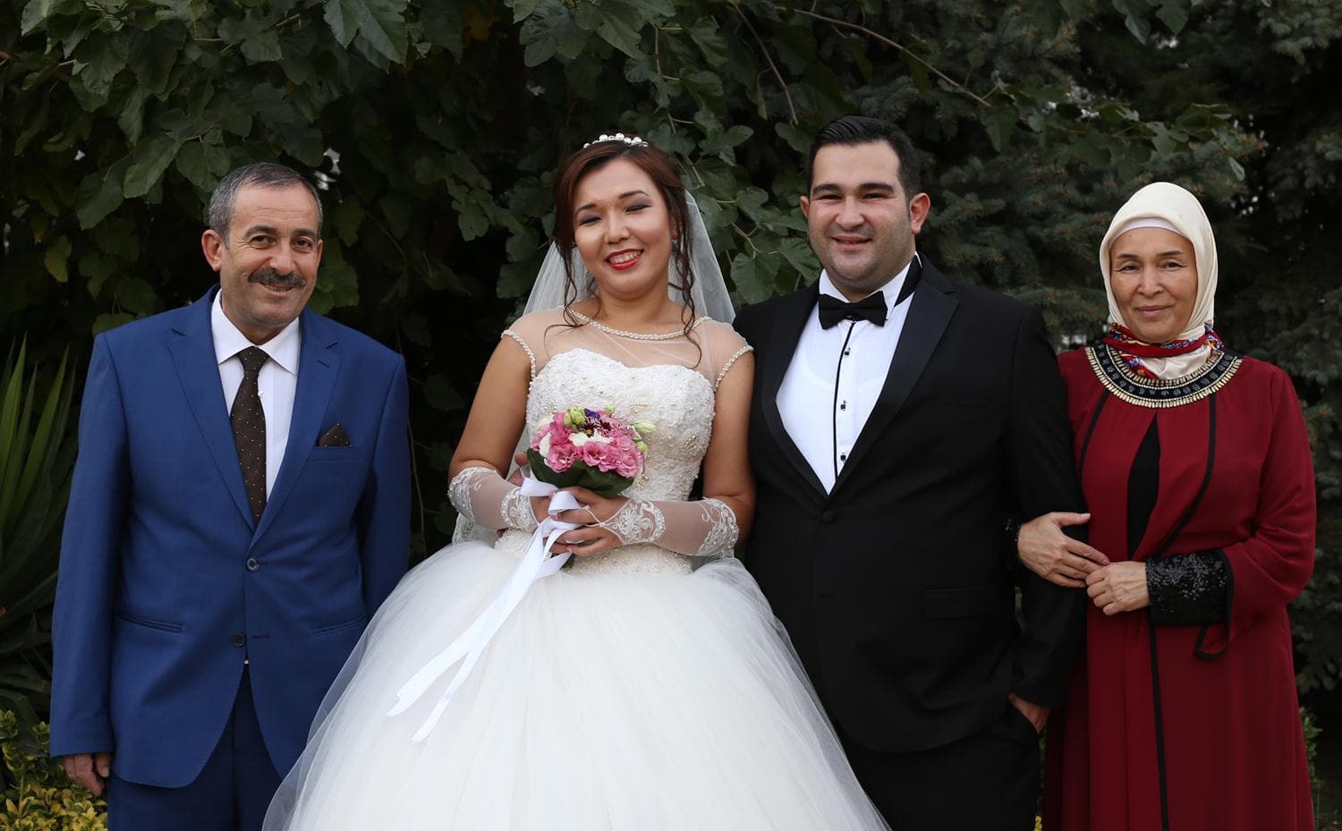 Babas�n� koronavir�sten kaybeden doktor isyan etti: Bunlar i�in mi can�m�zdan olduk, yak�nlar�m�z� topra�a koyduk?