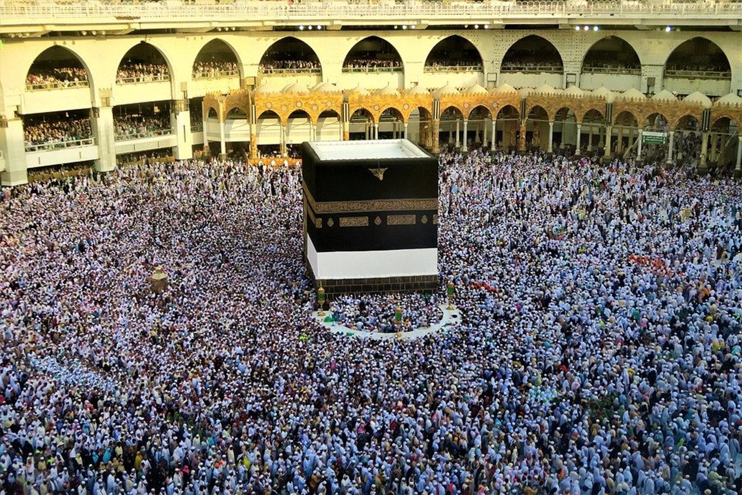 Kabe yeniden ibadete a��labilir