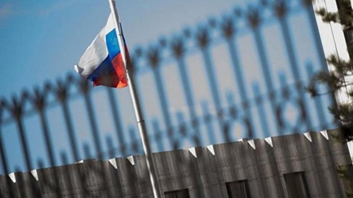 Rusya'dan Slovakya'ya diplomat misillemesi