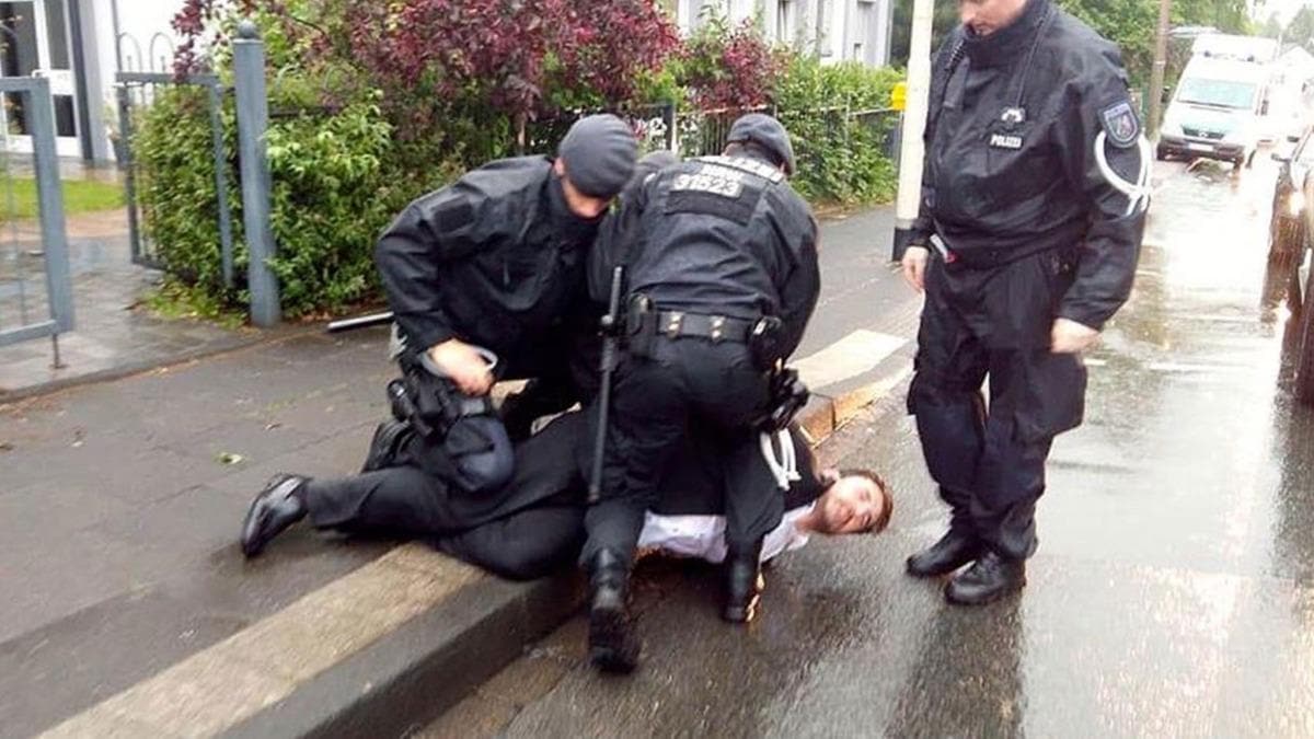 Almanya'da polisin protestoculara iddet uygulamas tepki ekti