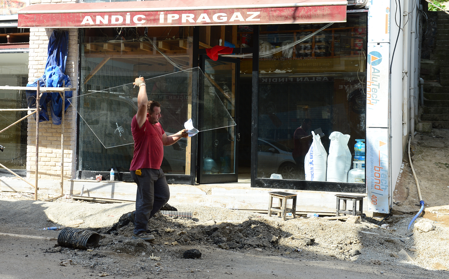 Dereli'de yaralar sar�l�yor