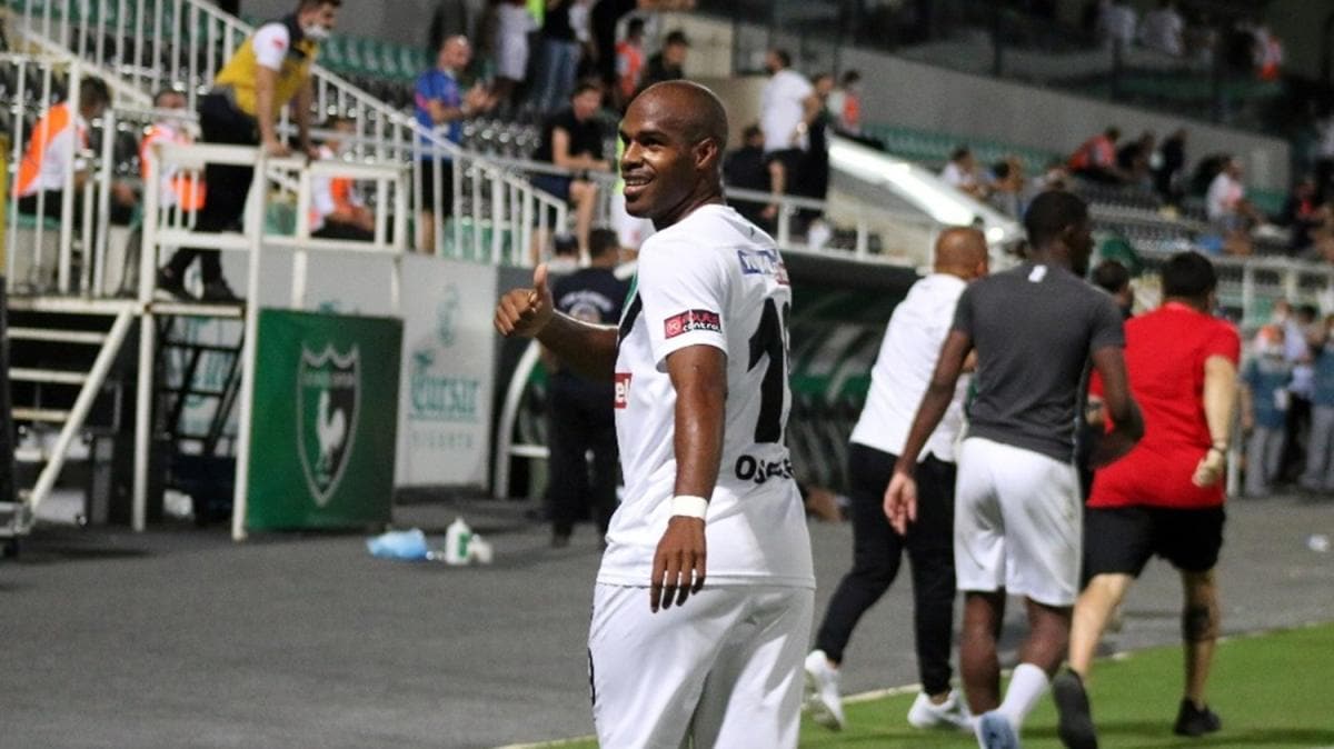 Estupinan Rizespor'la anlat