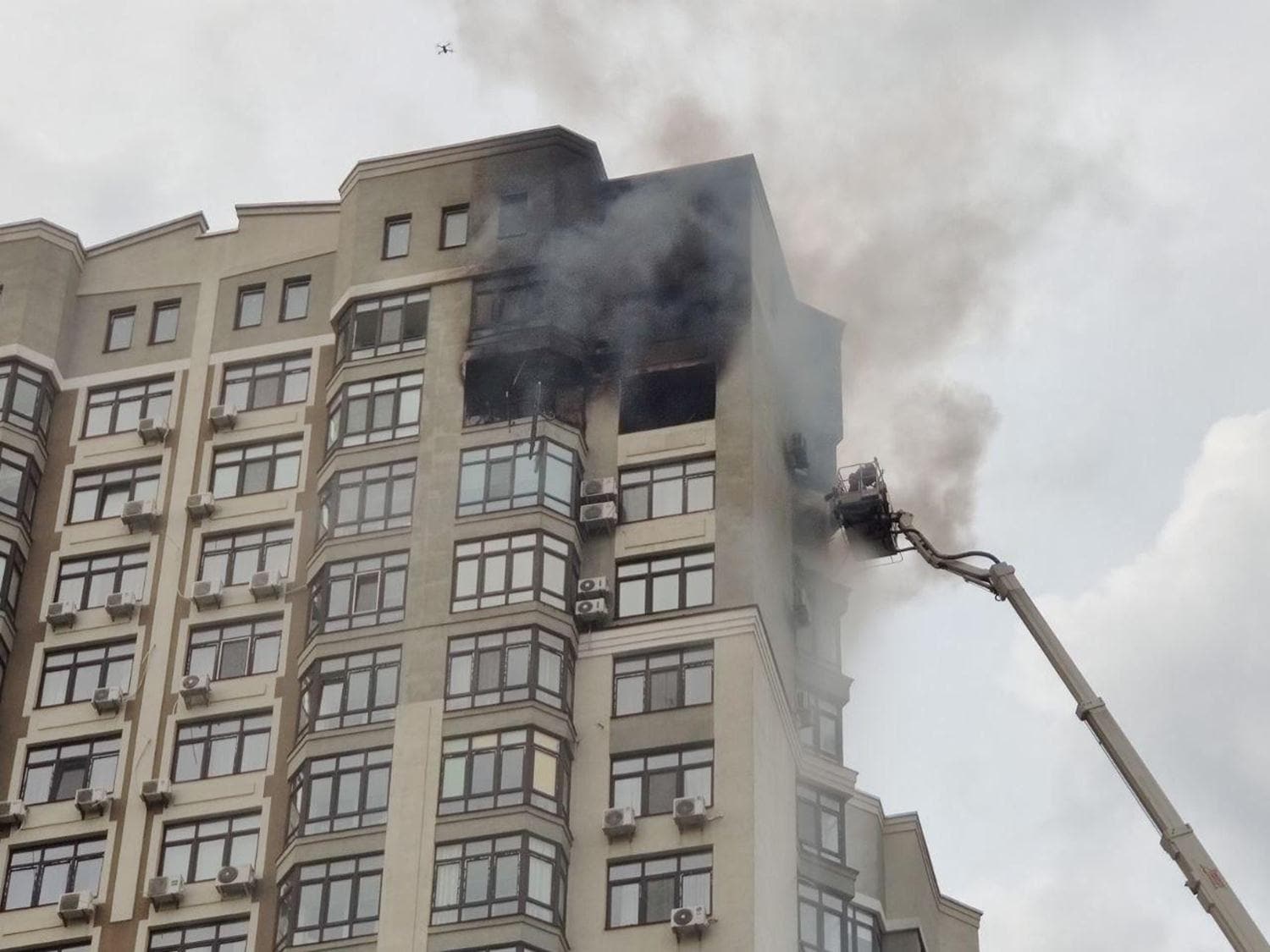 Ukrayna'da bir apartmanda yangn kt