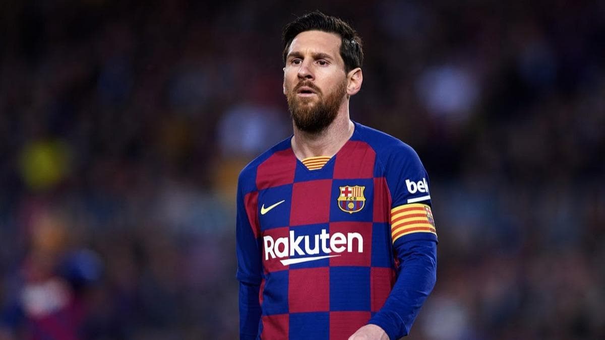 Lionel Messi Barcelona'da kalyor