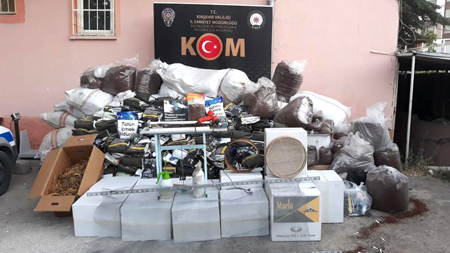 Oyuncak d�kkan�nda ele ge�irildi! Tam 2 ton 290 kilogram