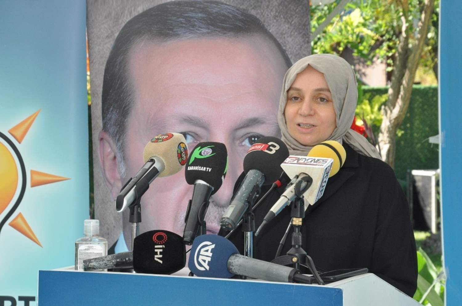 AK Parti Genel Ba�kan Yard�mc�s� Usta: Kuruldu�umuzdan beri dimdik ayaktay�z