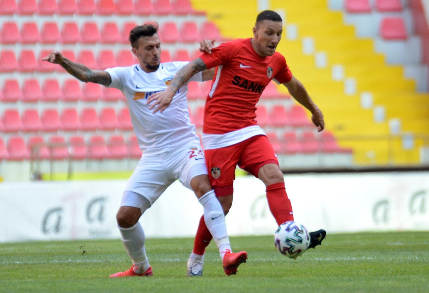 Kayserispor haz�rl�k ma��nda Gaziantep FK'y� tek golle ge�ti
