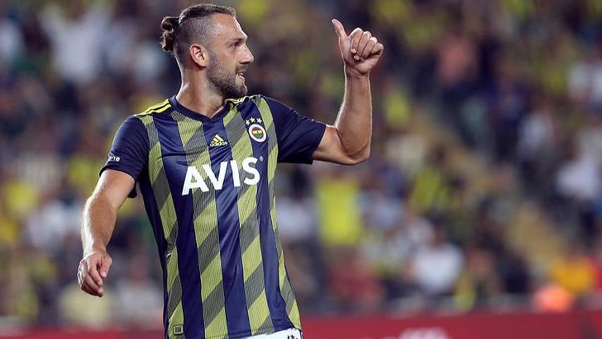 Vedat Muri� Fenerbah�e'den ayr�ld�