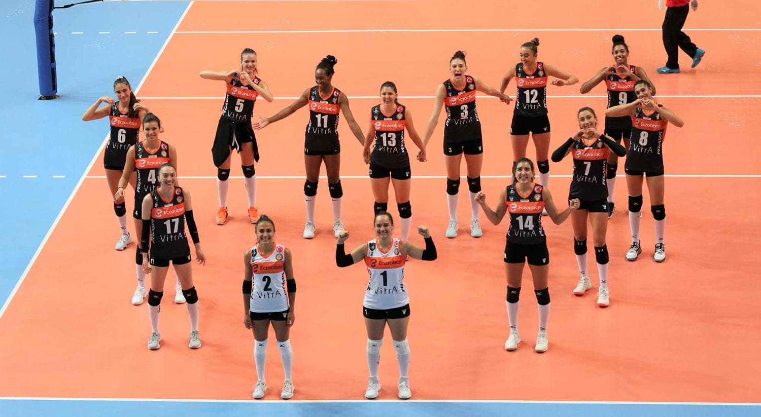 Eczac�ba�� VitrA �eyrek finale y�kseldi