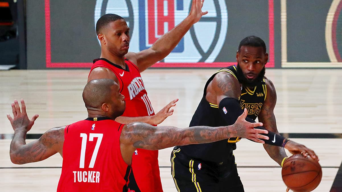 Anthony Davis ve LeBron James, Lakers'a galibiyeti getirdi