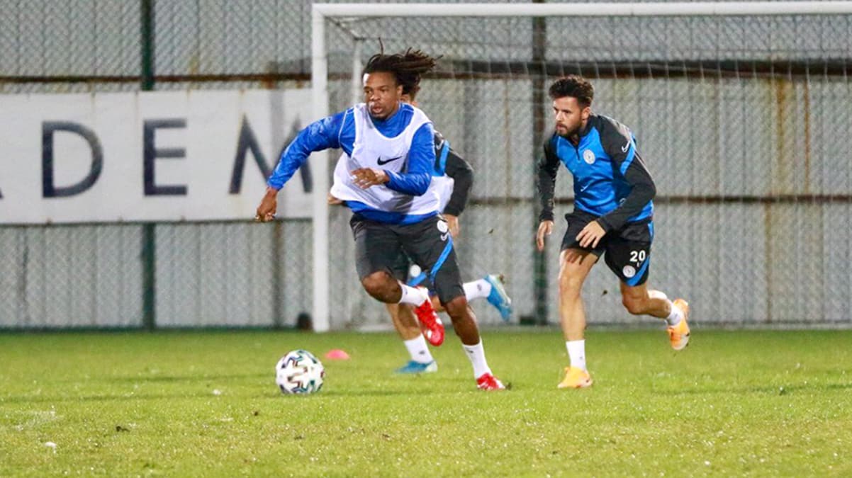 Rizespor 3 eksikle �al��t�