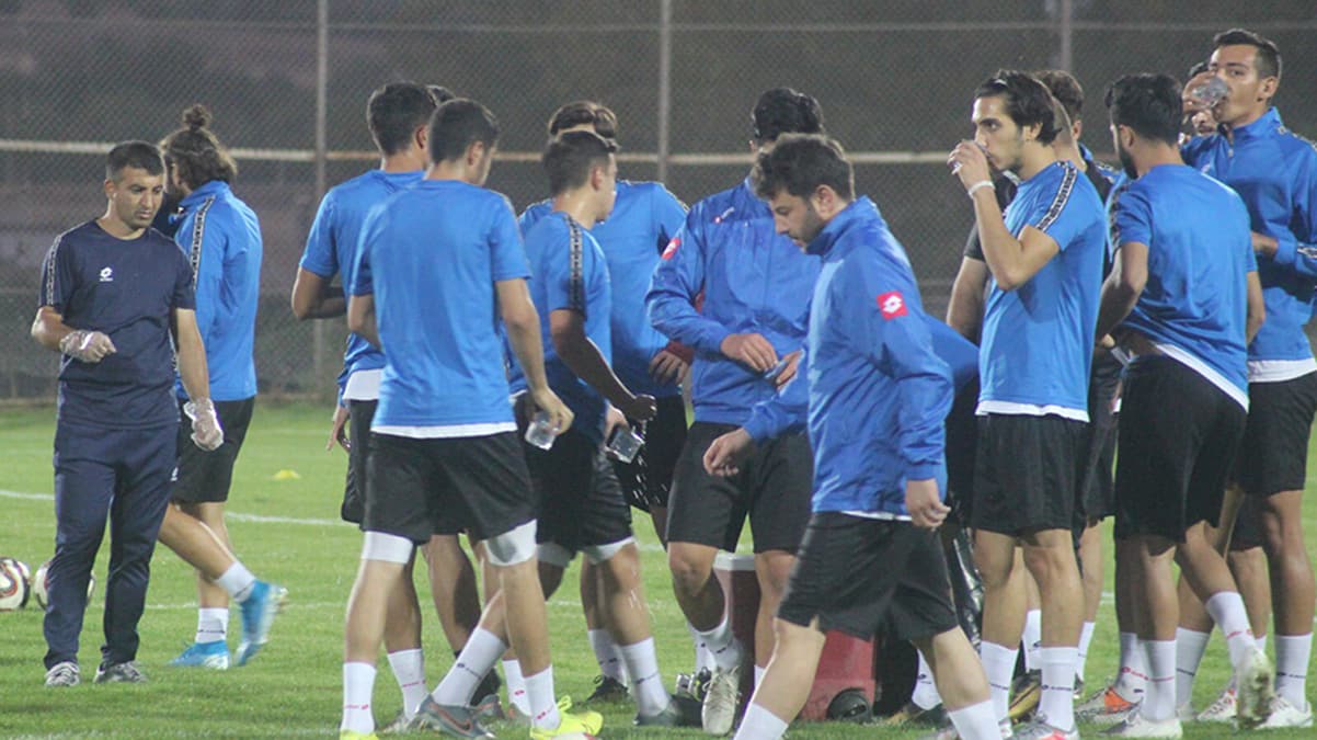 Elaz��spor'da 8 ki�ide koronavir�s ��kt�