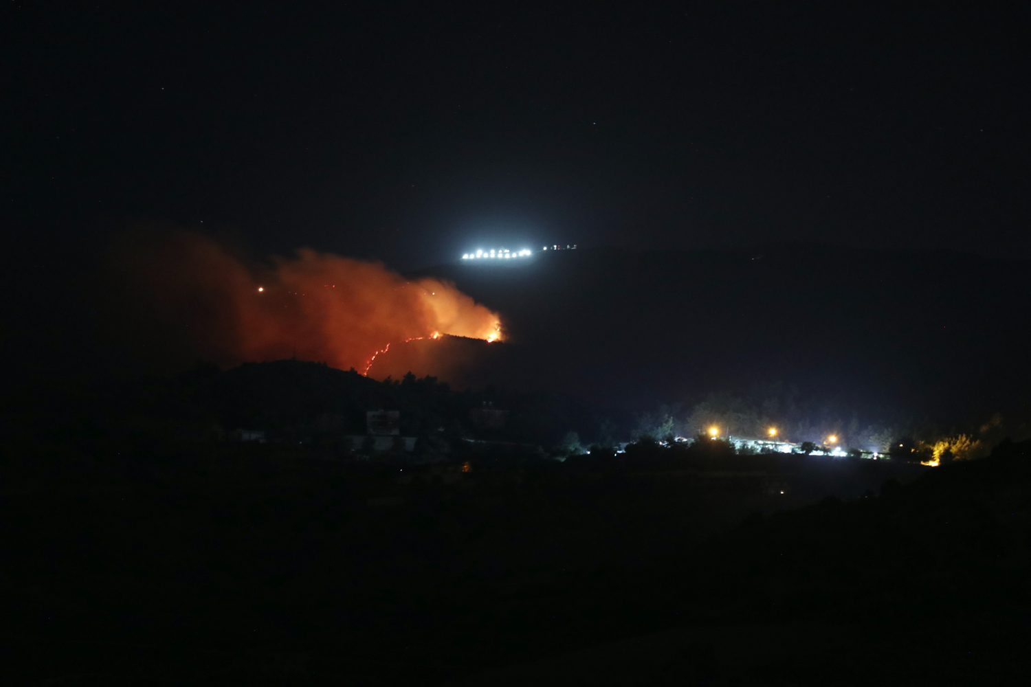 Hatay'daki orman yang�n� devam ediyor