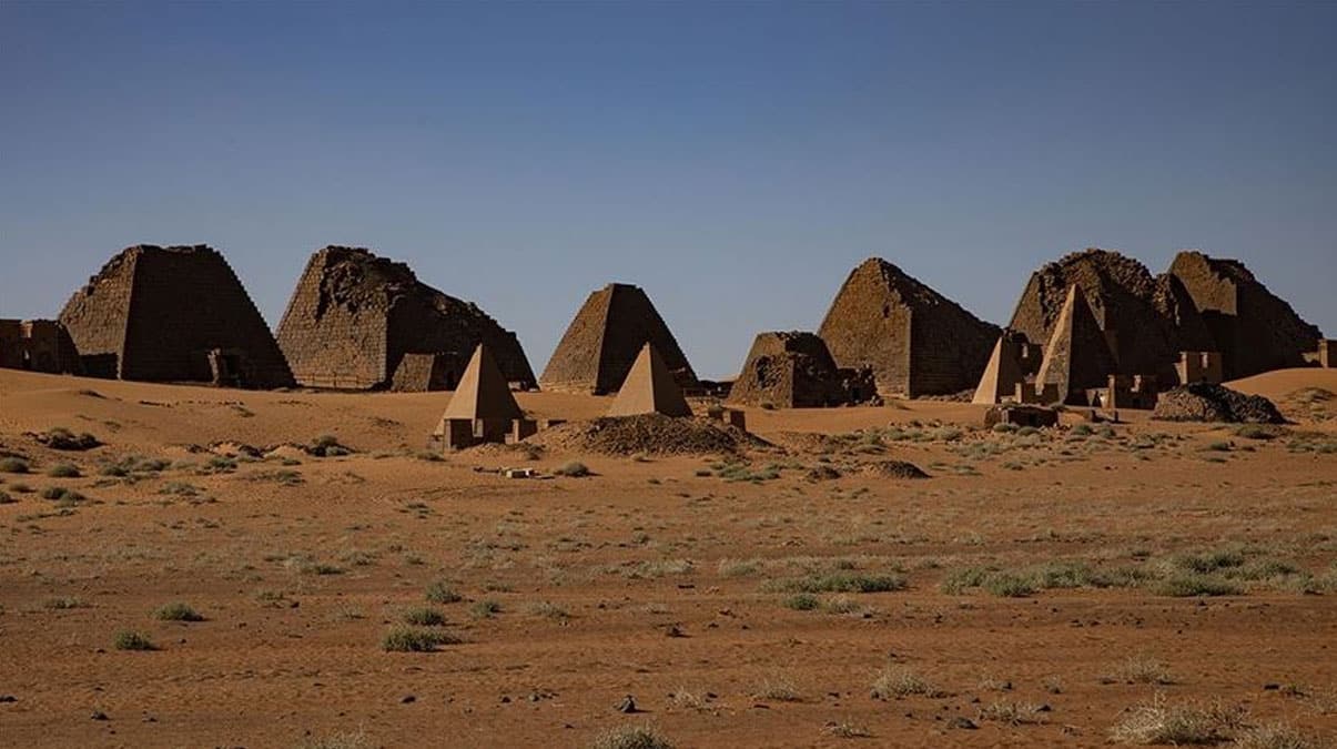Sudan'daki sel felaketi piramitleri tehdit ediyor