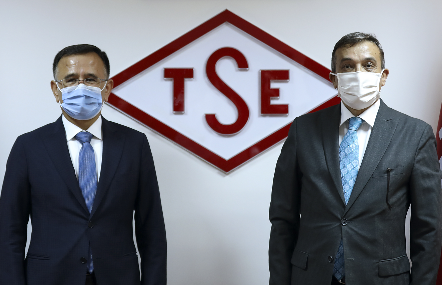 AVM'lerde koronavir�se kar�� yeni d�nem!