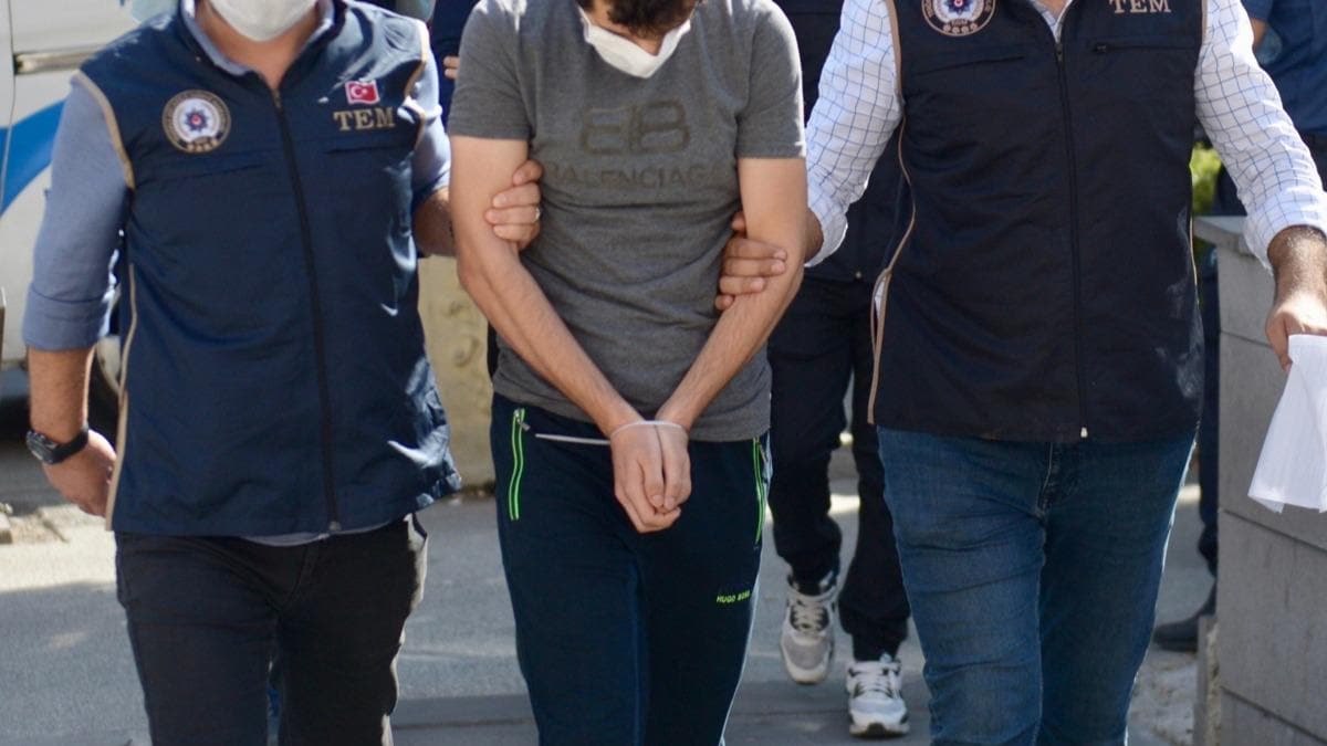 Adana merkezli 15 ilde FET operasyonu: 22 gzalt karar