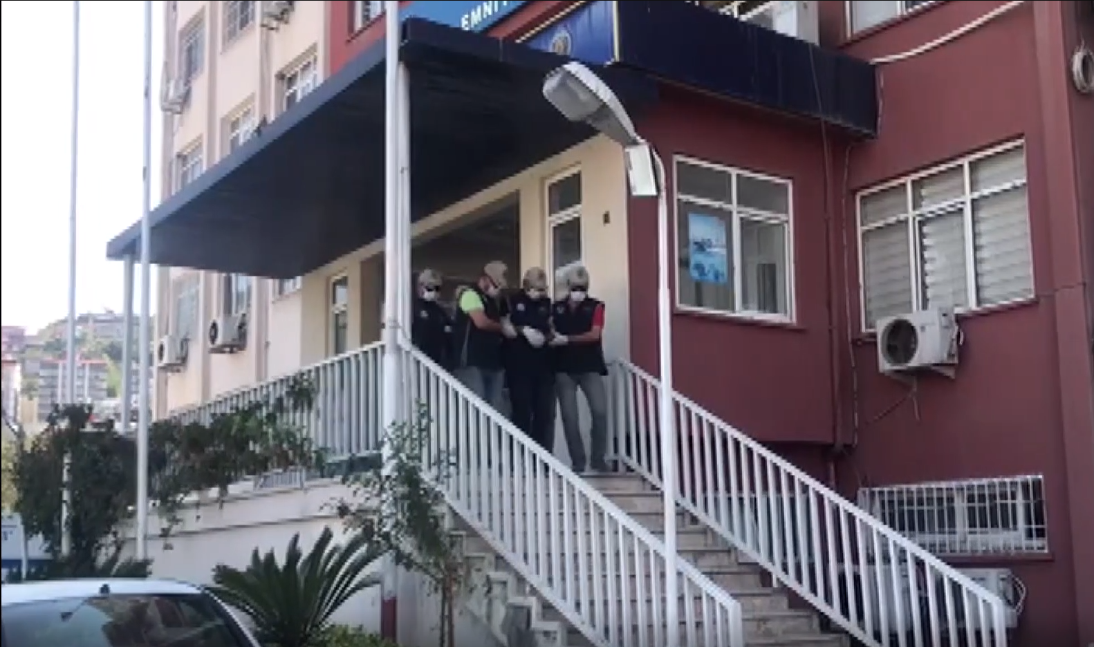 Reyhanl�'daki ter�r sald�r�s�n�n sorumlular�ndan Ercan Bayat adliyeye sevk edildi