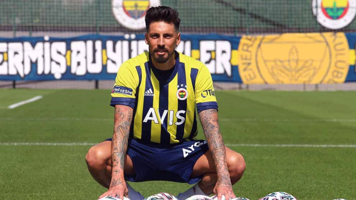 Jose Sosa: 'Sa�l�k ko�ullar�ndan �t�r� tak�ma ge� kat�ld�m'